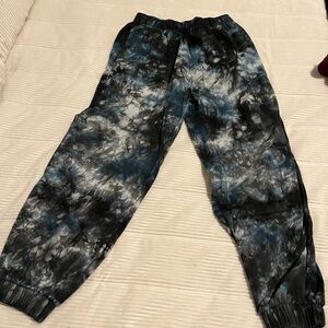 Tie dye sweatpants 
Size XS
Very comfy